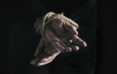 Kako se piše: talac ili taoc