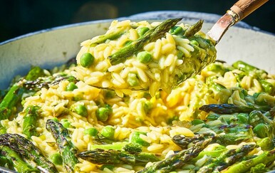 Proljetni orzotto recept šparoge grašak