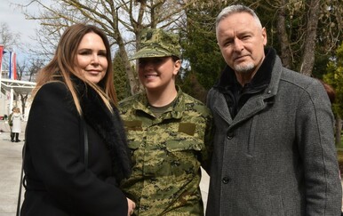 Kći Marka Perkovića Thompsona položila vojnu prisegu u Požegi