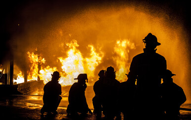 Požar iznad Solina gasi više od 40 vatrogasaca