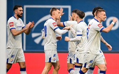 UŽIVO LOKOMOTIVA - DINAMO: Modri hvataju šesticu Hajduka. Već su na tri, imaju i igrača više