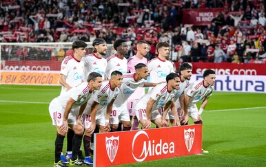 Sevilla uručila otkaz treneru Matiasu Almeydi