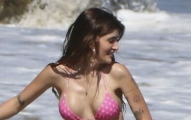 Sami Sheen snimljena je na plaži u Malibuu