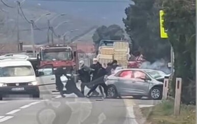 Kaos u BiH! Navijači Zrinjskog napali Red Army: Pratili su ih i napravili ovo