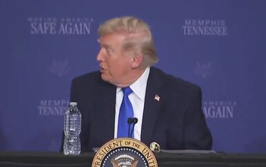 Trump držao govor, pa se okrenuo prema najbližem suradniku: "Ti si prvi rekao da napadnemo". Nije mu bilo ugodno