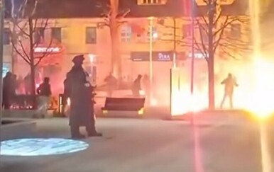 VIDEO Huliganski kaos u Crnoj Gori: Zakačili se u centru grada, pojavila se i snimka