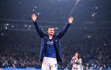 Edin Džeko završava karijeru ovog ljeta, uz uvjet da Schalke uđe u Bundesligu