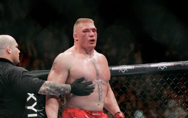 Brock Lesnar otkrio kako je nastala tetovaža mača na njegovim prsima