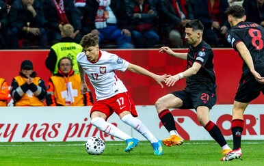 VIDEO Pogledajte kako je Hoxha pobjegao obrani i zabio za vodstvo Albanije u Poljskoj