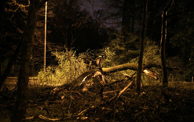 Kaos zbog olujnog vjetra: Dijelovi autocesta zatvoreni. Nema nastave u zagrebačkim školama