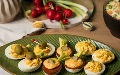 Ova punjena jaja inspirirana su koktelima (i nestaju brže od francuske)