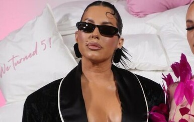 Seka Aleksić privukla poglede u kreaciji s prorezom do pupka