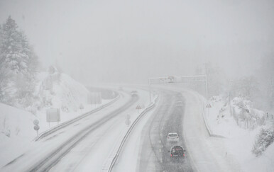 Unatoč zabranama na autocestama, autobus pun djece krenuo prema Zagrebu