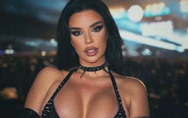 Ivana Knoll zapalila mreže, u prozirnom čipkastom kombinezonu pokazala zavidnu figuru