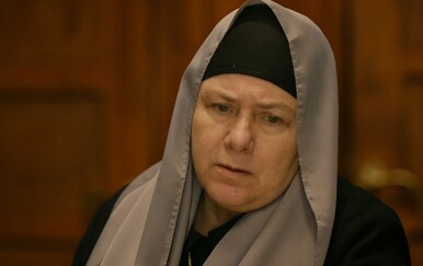 Crno more: Jako je uznemirena – Njezin sin nešto skriva