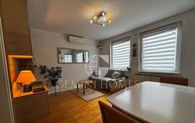 BIJELO JAJE Prodaje se stan na Kajzerici