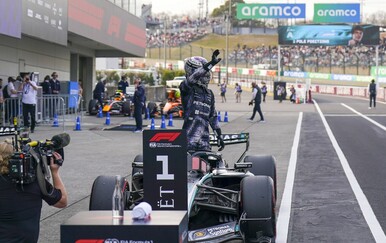 Mercedes izdominirao u kvalifikacijama za Veliku nagradu Japana, Antonelli starta prvi