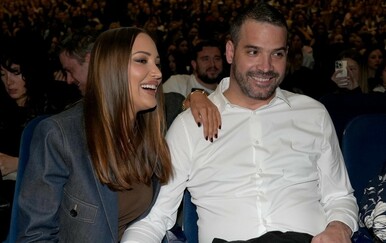 Aleksandra Prijović i Filip Živojinoviić snimljeni na koncertu Jakova Jozinovića u Beogradu