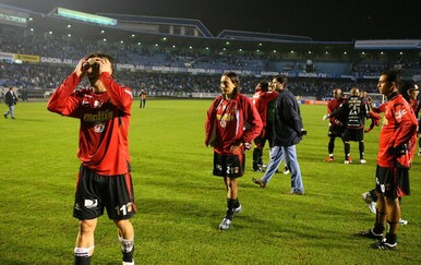 Nekoć hram nogometa, a danas garaža za autobuse i poligon za gađanje