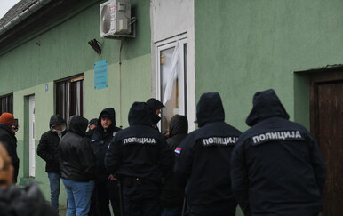 Srbija: Lokalne izbore u 10 općina prate napetosti, incidenti i tučnjave