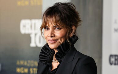 Halle Berry nosi crne klompe 2026.