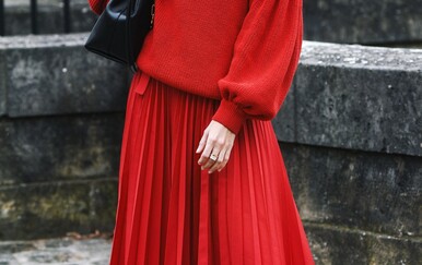 Ponuda crvenih suknji u trgovinama