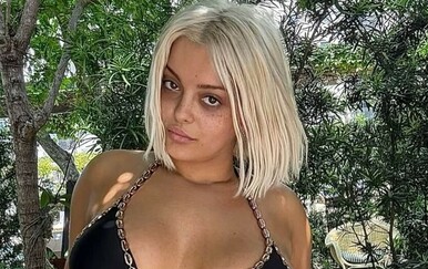 Bebe Rexha pokazala obline u bikiniju