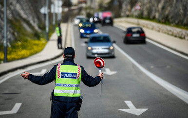 Dubrovnik: Vozaču zbog niza prometnih prekršaja izrečena kazna od gotovo 4.000 eura