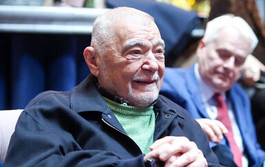 Stjepan Mesić u na premijeri filma "Zrinski"