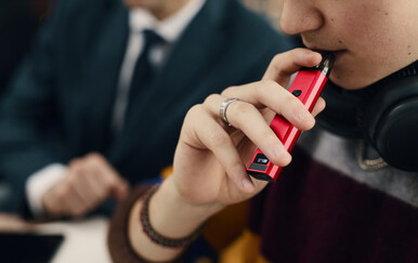 Znanstvenici upozoravaju: E-cigarete vjerojatno uzrokuju tumore usne šupljine i pluća