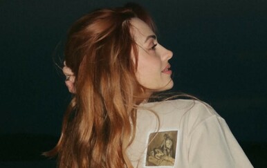 Albina oduševila novim fotografijama: Bakrena kosa i dalje u fokusu