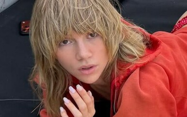 Suki Waterhouse oduševila je fanove fotkama u bikiniju