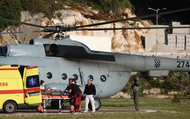Helikopterom prevezli unesrećenog vozača