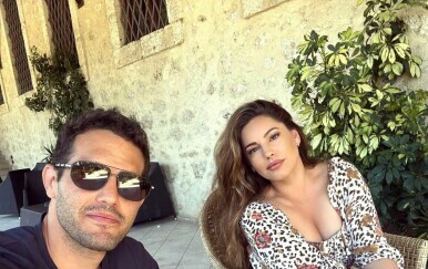 Kelly Brook - 5
