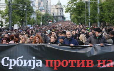 Veliki prosvjed u Beogradu nakon dva krvoprolića u Srbiji - 4