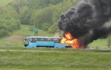 Zapalio se autobus