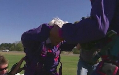 Clare Nowland, ilustracija - 1