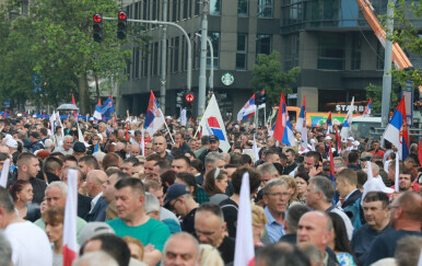 Masovni skup Srpske napredne stranke i pristaša - 1
