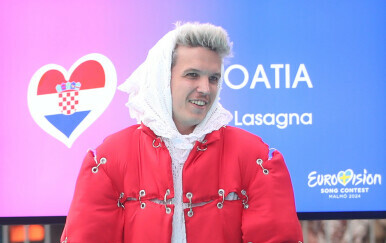 Baby Lasagna na tirkiznom tepihu Eurosonga u kreaciji dizajnerice Antonije Bucić - 8