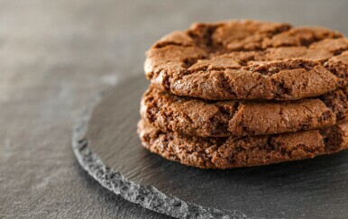 Brzi keksi od badema i čokolade