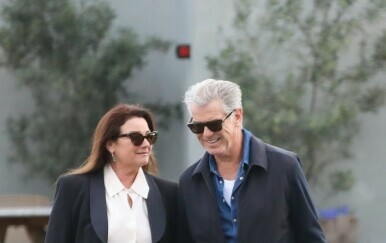 Pierce Brosnan i Keely Shaye Smith - 1