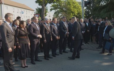 Susret Milanovića i Plenkovića izazvao ovacije građana
