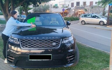 FOTO Općina brzom reakcijom kaznila vozača: "Misli da može parkirati gdje želi, pomozite nam da ga nađemo"