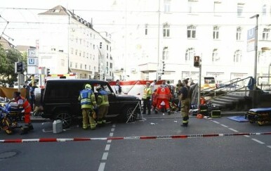 Automobil se zabio u skupinu pješaka u Njemačkoj