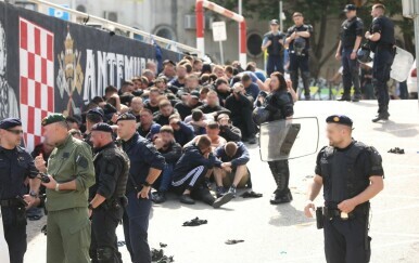 Privedeni navijači u Splitu