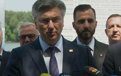 Plenković stigao u Vukovar, s Penavom će stati pred novinare