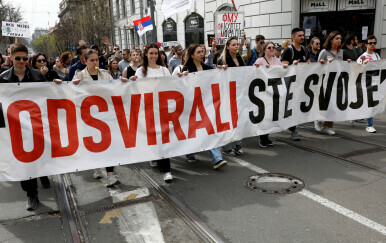 Studenti u Srbiji pozivaju na izvanredne parlamentarne izbore: "Demokracija je jedini ispravan način"