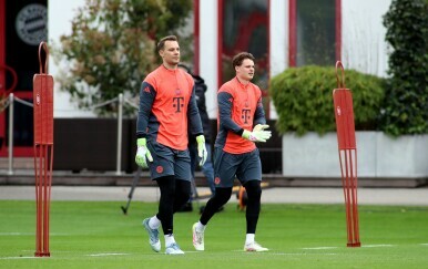 Manuel Neuer i Jonas Urbig