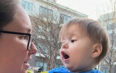 Bebina reakcija nasmijala gledatelje do suza, čini se da stvarno brzo uči