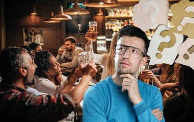 Muškarac koji razmišlja i prikaz puba